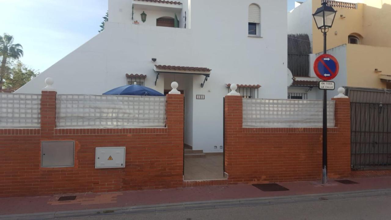 Little Peaceful Retreat Room With Bath, Heating, Terrace, Free Wifi Fridge Easy Parking 마르베야 외부 사진