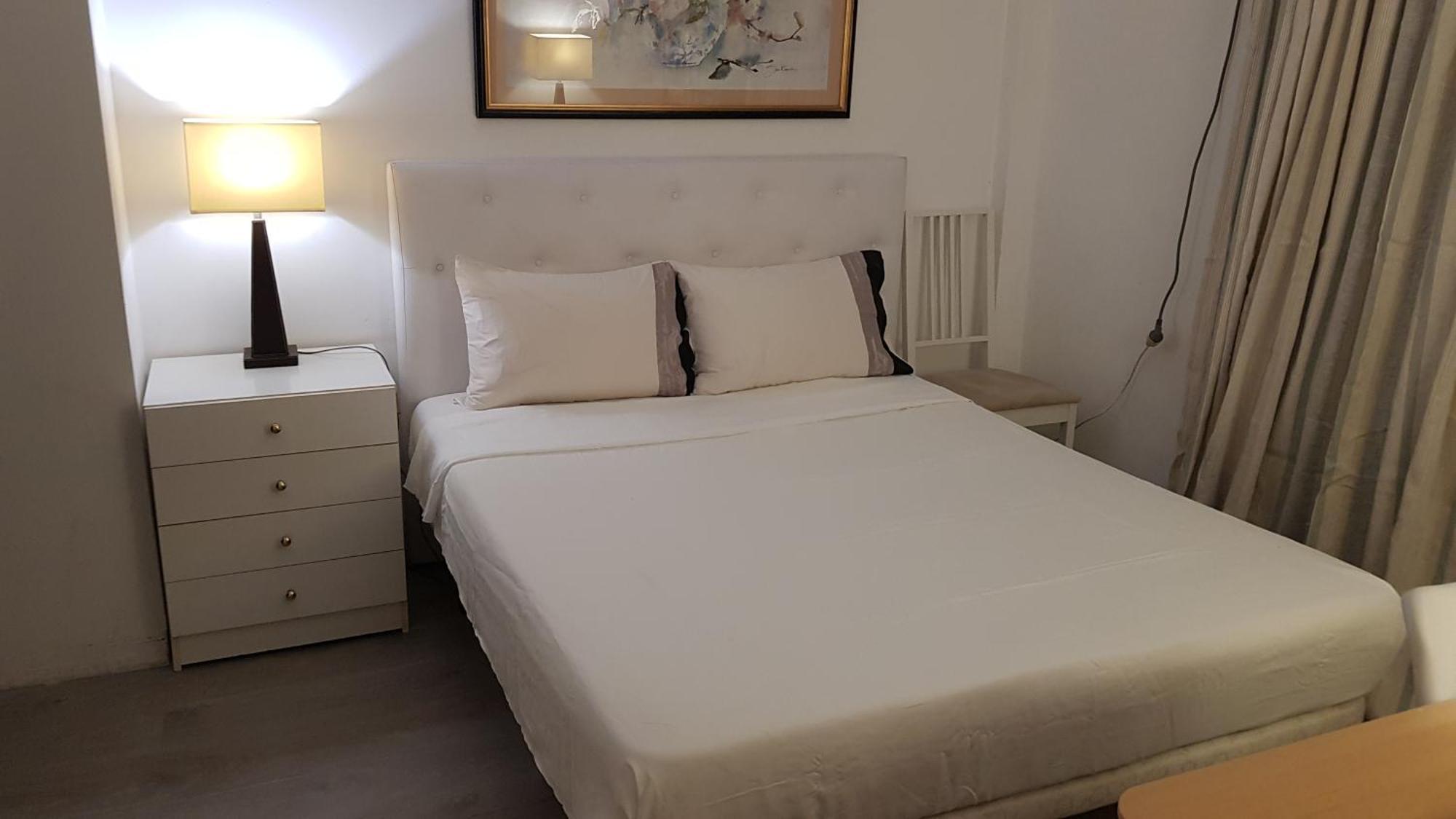 Little Peaceful Retreat Room With Bath, Heating, Terrace, Free Wifi Fridge Easy Parking 마르베야 외부 사진
