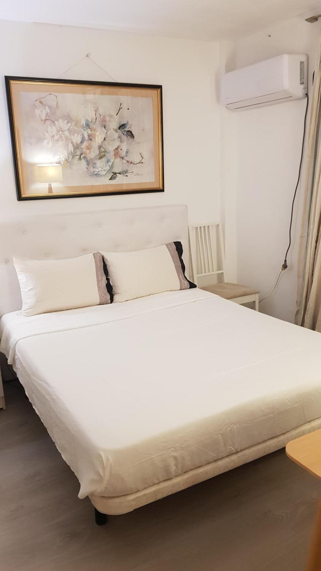 Little Peaceful Retreat Room With Bath, Heating, Terrace, Free Wifi Fridge Easy Parking 마르베야 외부 사진