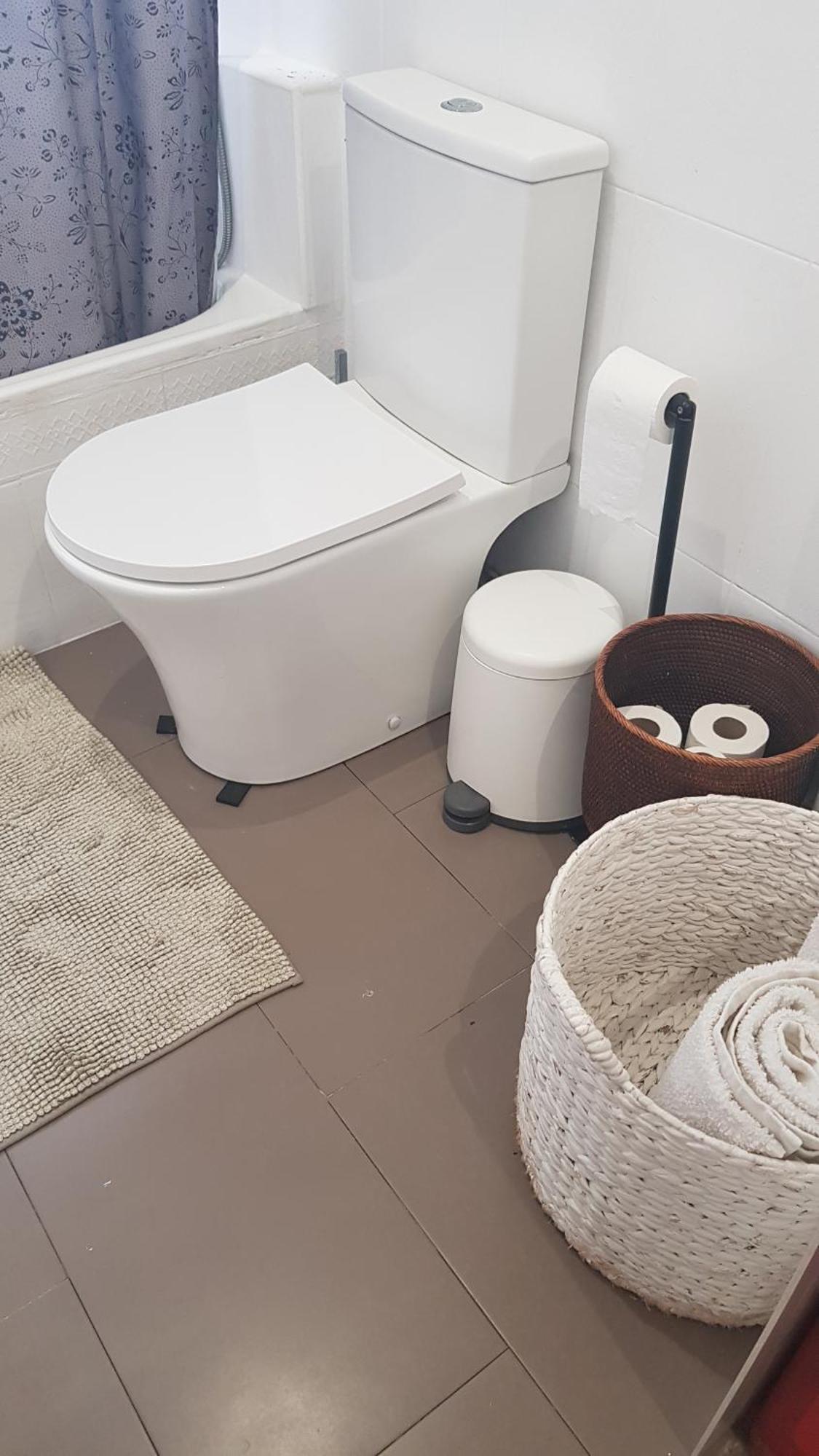 Little Peaceful Retreat Room With Bath, Heating, Terrace, Free Wifi Fridge Easy Parking 마르베야 외부 사진