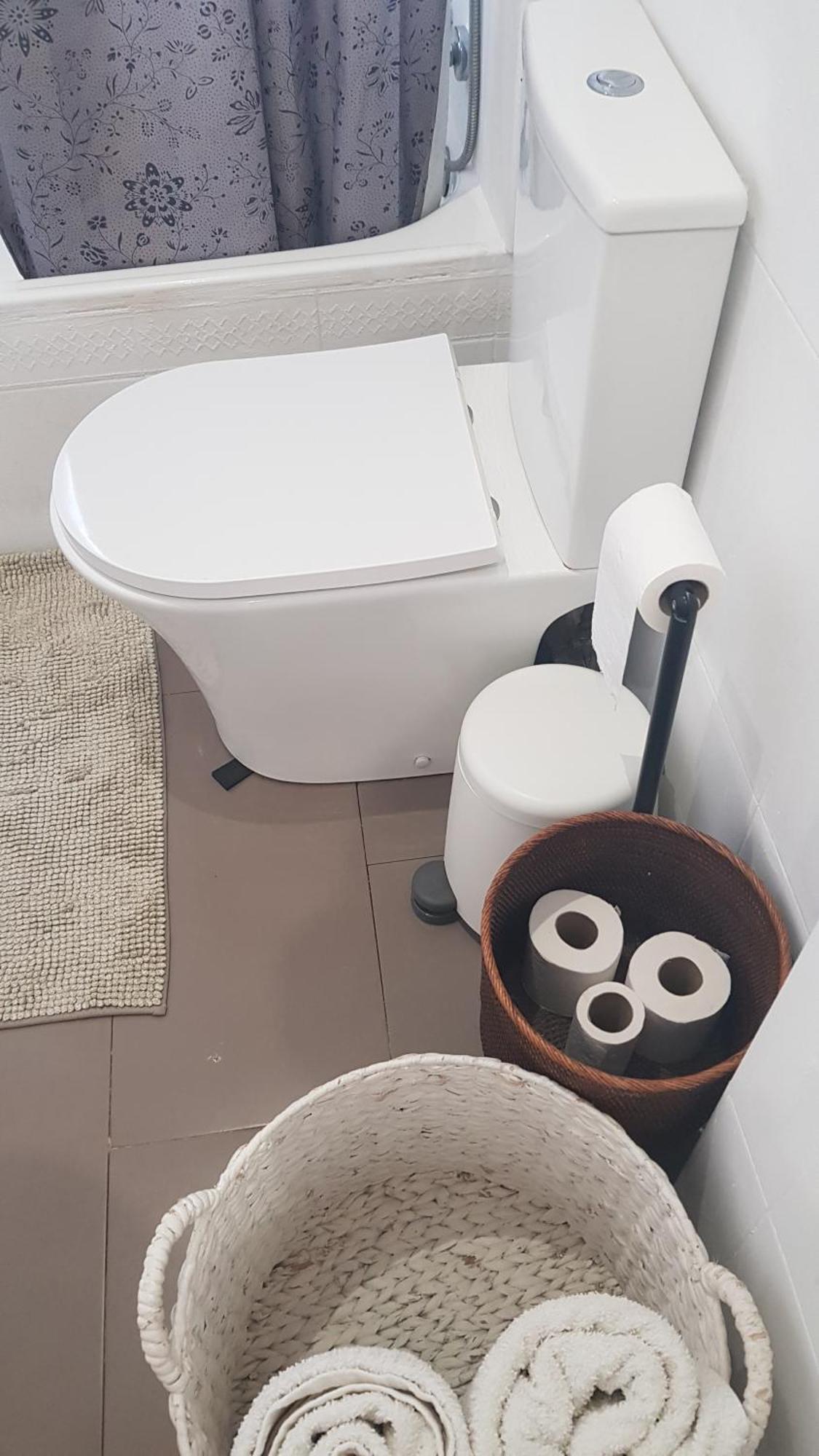 Little Peaceful Retreat Room With Bath, Heating, Terrace, Free Wifi Fridge Easy Parking 마르베야 외부 사진