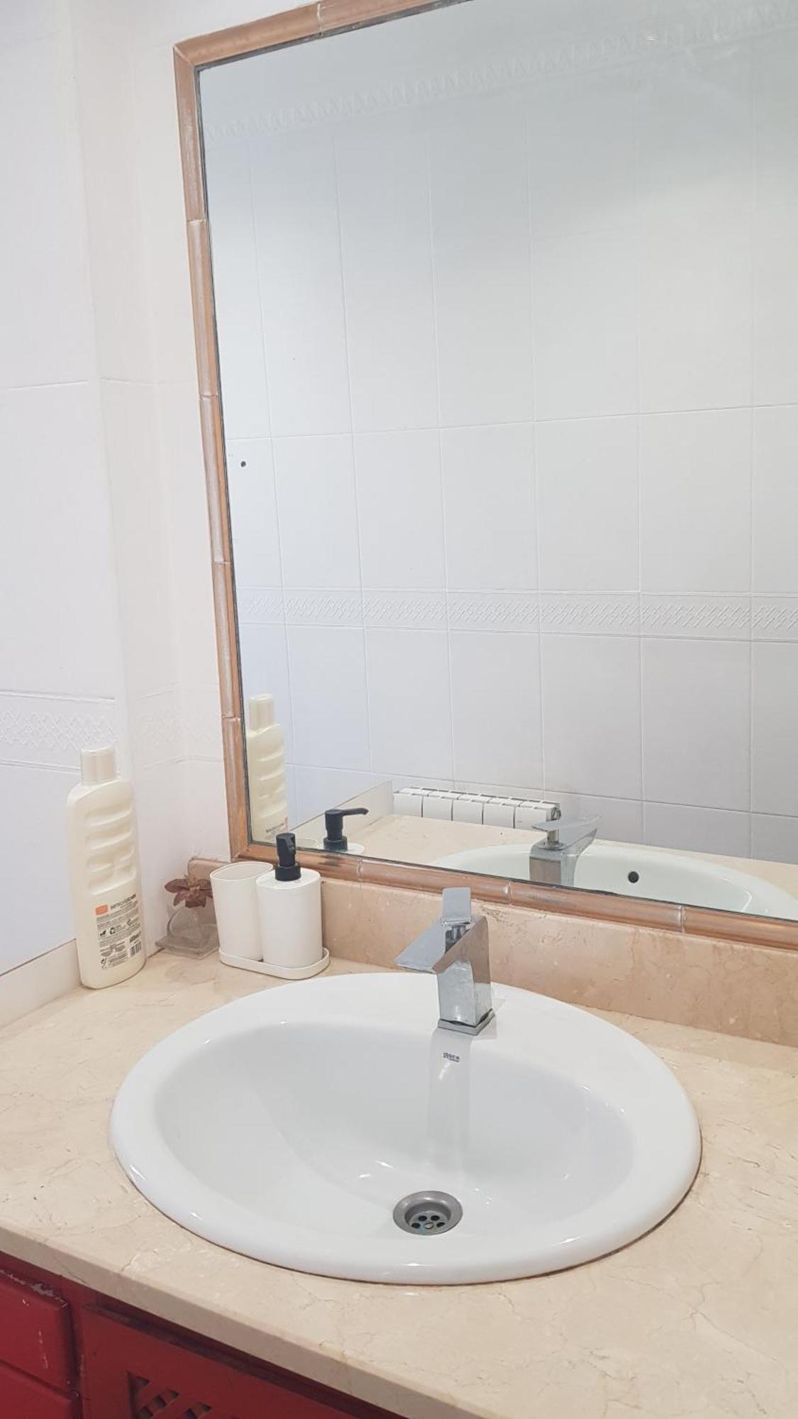 Little Peaceful Retreat Room With Bath, Heating, Terrace, Free Wifi Fridge Easy Parking 마르베야 외부 사진